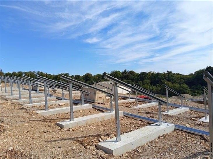 Fixed Tilt Solar Ground Mounting System With Concrete Base manufacturers